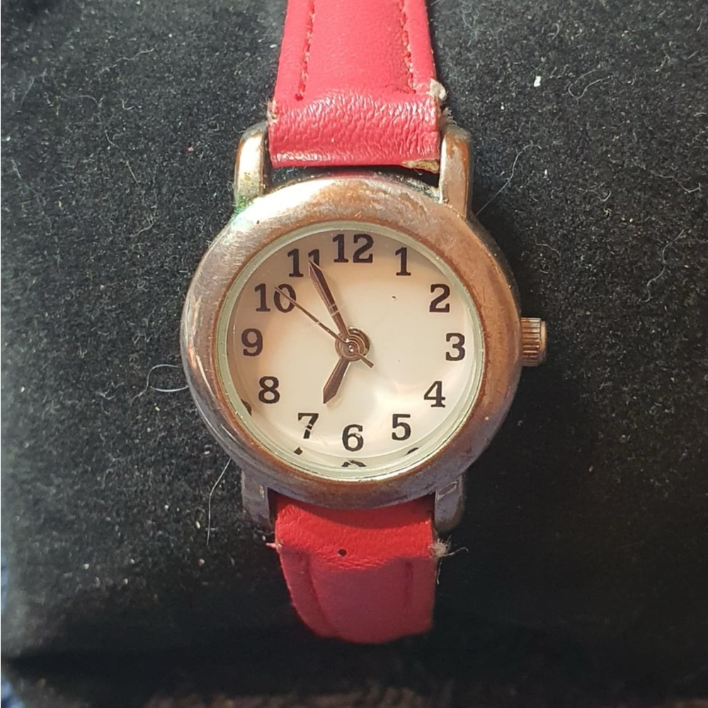 🦋10/$20🦋 FMDWS129 Silver/White Leather Women's Watch